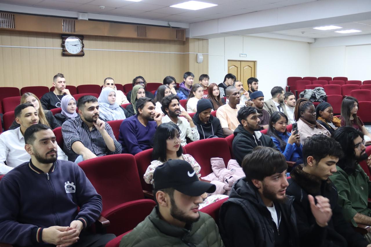 В Махачкале с иностранными студентами состоялся «Разговор о русской культуре и языке на дагестанской земле»